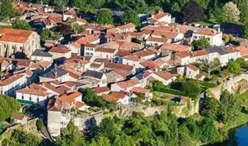 前锋回乡建别墅为什么一定要选专业乡墅公司